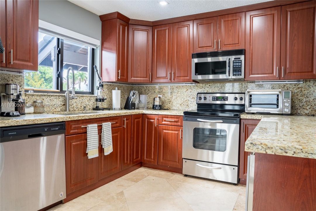 For Sale: $725,000 (4 beds, 3 baths, 1819 Square Feet)