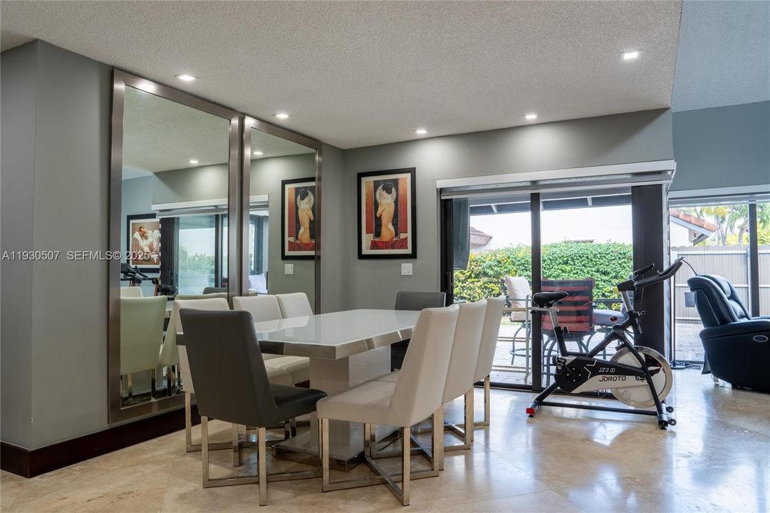 For Sale: $725,000 (4 beds, 3 baths, 1819 Square Feet)