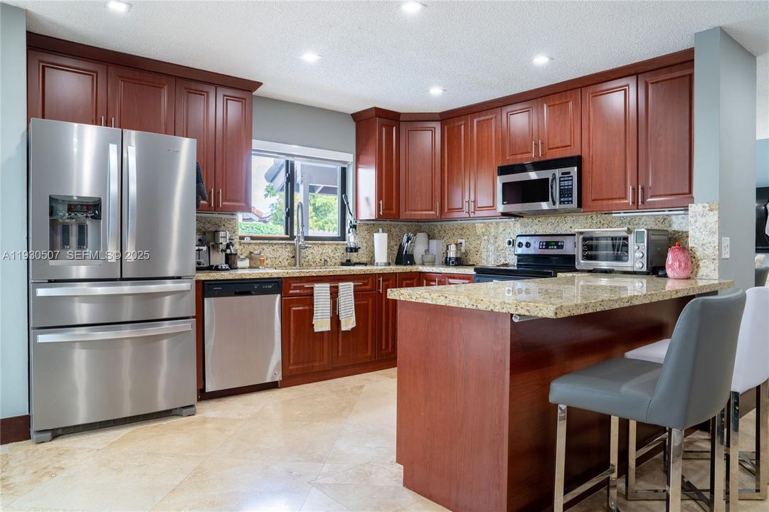 For Sale: $725,000 (4 beds, 3 baths, 1819 Square Feet)