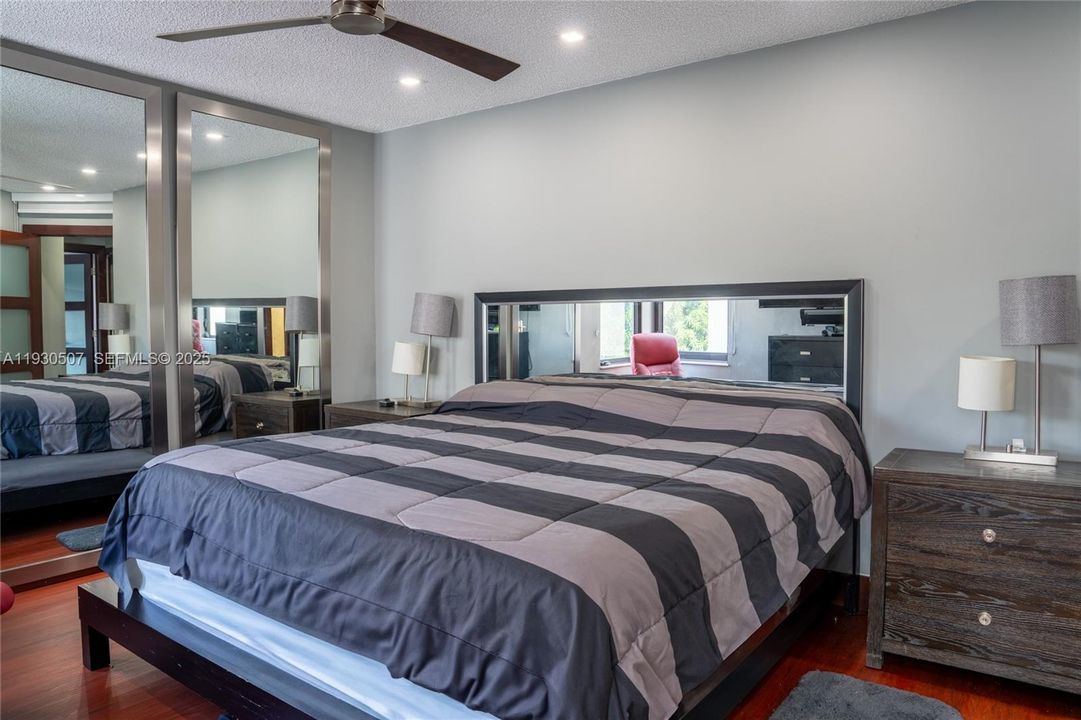 For Sale: $725,000 (4 beds, 3 baths, 1819 Square Feet)