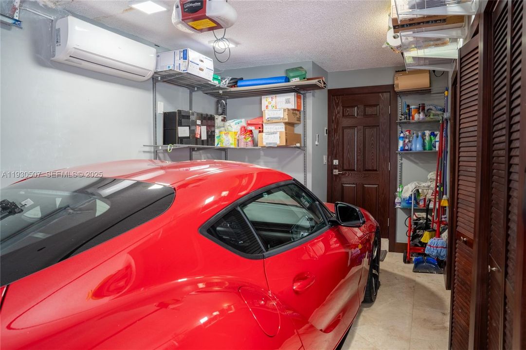 For Sale: $725,000 (4 beds, 3 baths, 1819 Square Feet)