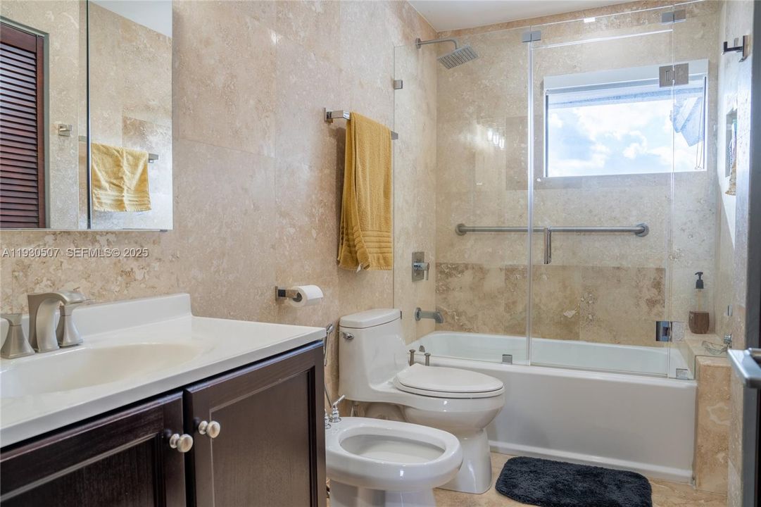 For Sale: $725,000 (4 beds, 3 baths, 1819 Square Feet)