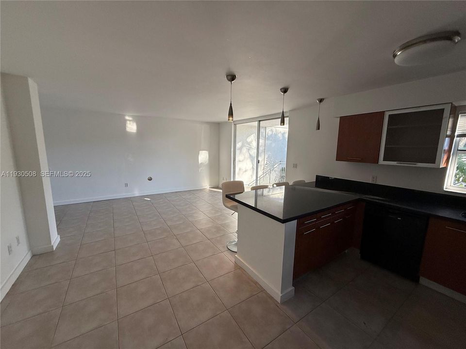 For Sale: $297,000 (1 beds, 1 baths, 741 Square Feet)