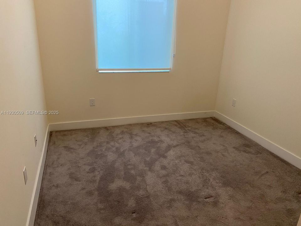 出租: $4,000 (3 贝兹, 2 浴室, 2379 平方英尺)