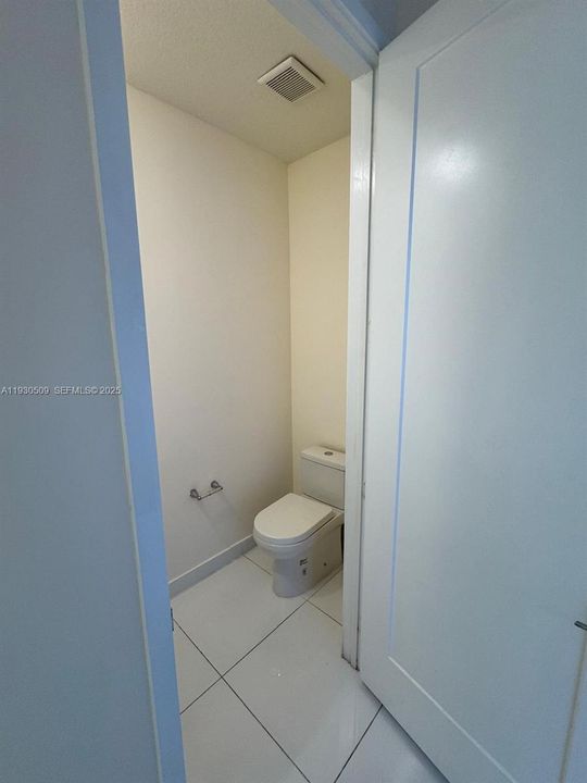 出租: $4,000 (3 贝兹, 2 浴室, 2379 平方英尺)