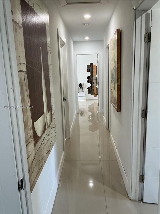 En Venta: $810,000 (4 camas, 2 baños, 2461 Pies cuadrados)