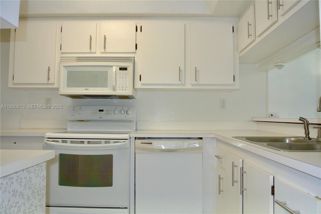 В аренду: $2,675 (2 спален, 2 ванн, 1144 Квадратных фут)