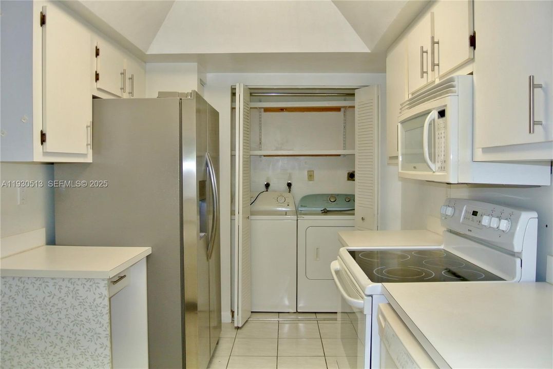 В аренду: $2,675 (2 спален, 2 ванн, 1144 Квадратных фут)