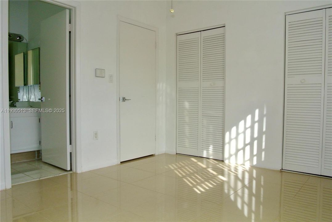 В аренду: $2,675 (2 спален, 2 ванн, 1144 Квадратных фут)