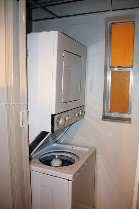 В аренду: $1,850 (2 спален, 2 ванн, 949 Квадратных фут)