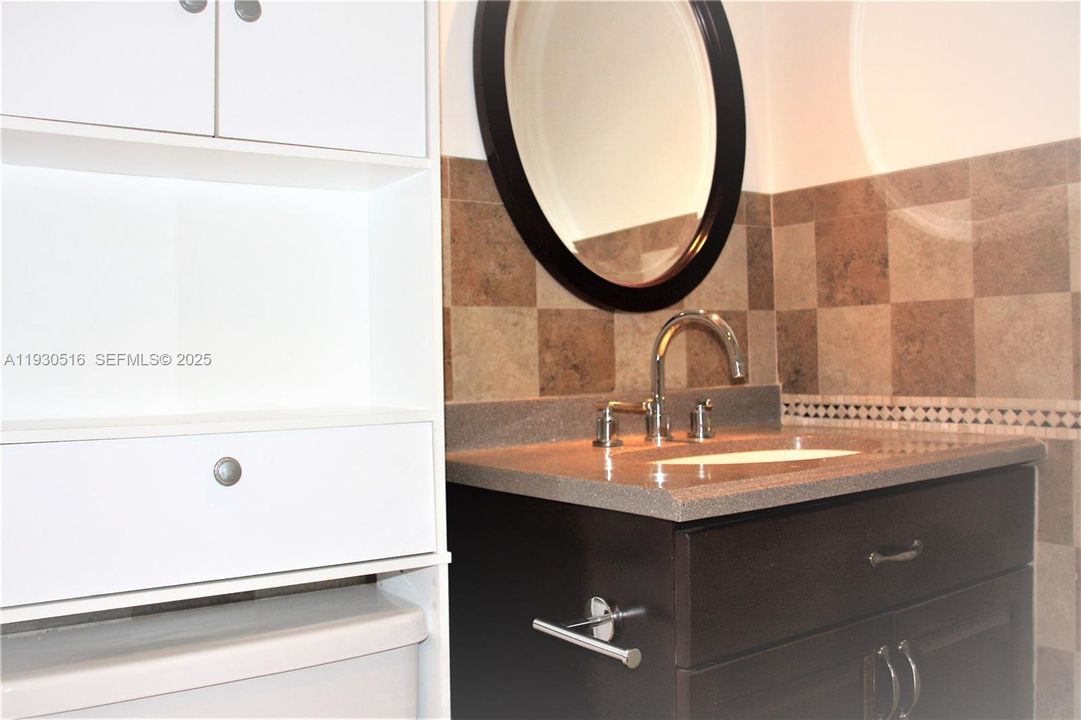 В аренду: $1,850 (2 спален, 2 ванн, 949 Квадратных фут)