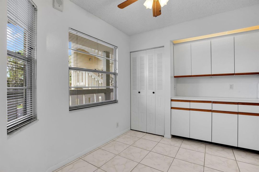 KITCHEN Has X-tra Large Panty
