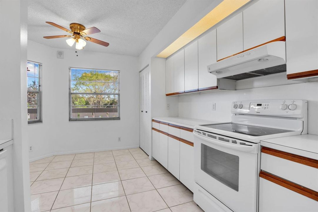 The IRIS floor plan X-tra large Kitchen