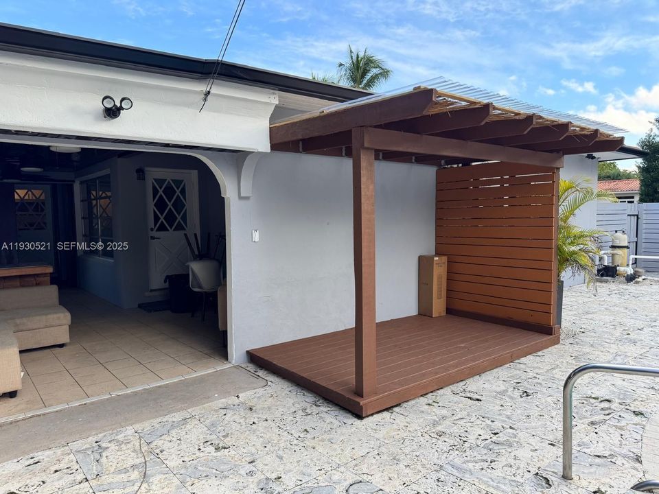 В аренду: $7,200 (3 спален, 3 ванн, 1708 Квадратных фут)