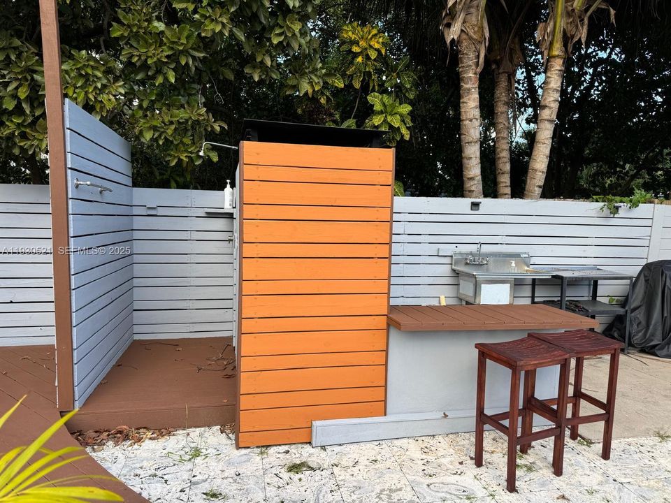 В аренду: $7,200 (3 спален, 3 ванн, 1708 Квадратных фут)