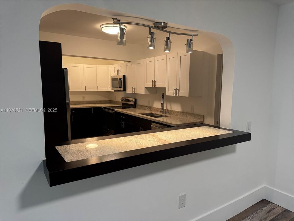 В аренду: $7,200 (3 спален, 3 ванн, 1708 Квадратных фут)