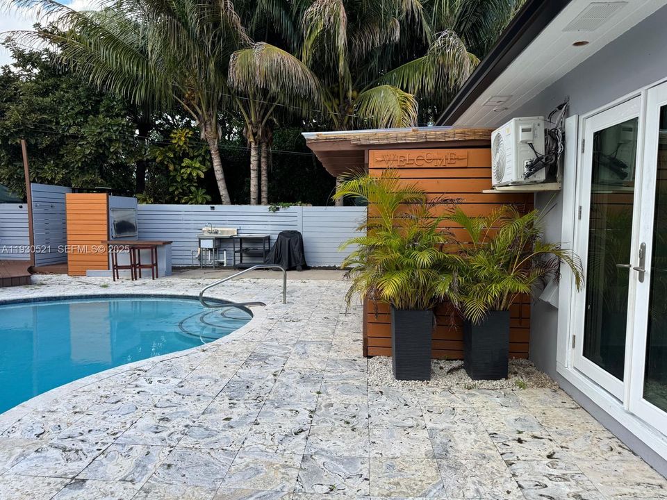 В аренду: $7,200 (3 спален, 3 ванн, 1708 Квадратных фут)