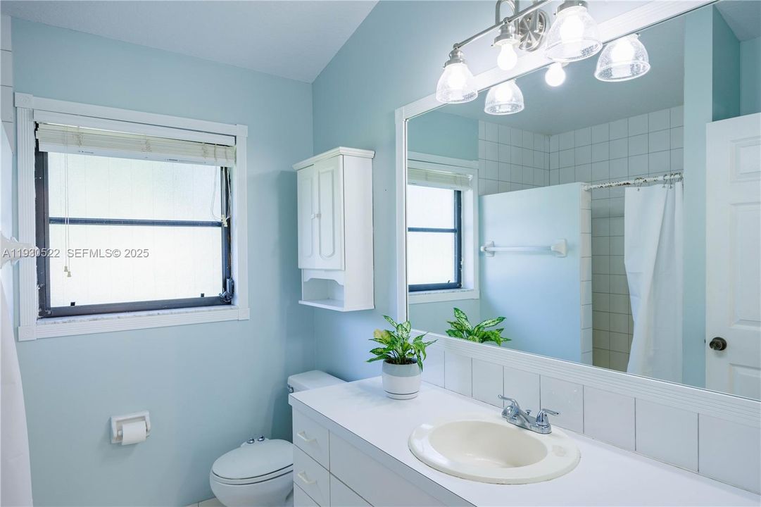 En Venta: $585,000 (3 camas, 2 baños, 1556 Pies cuadrados)