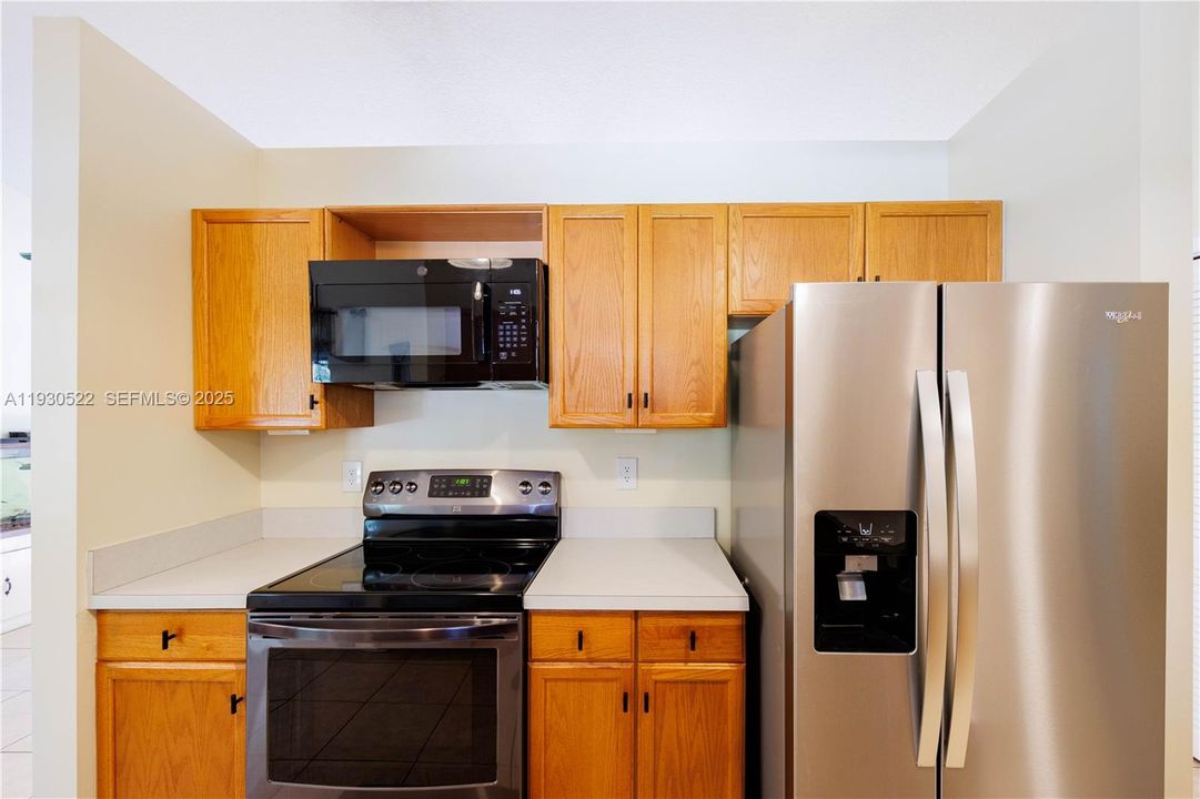 En Venta: $585,000 (3 camas, 2 baños, 1556 Pies cuadrados)