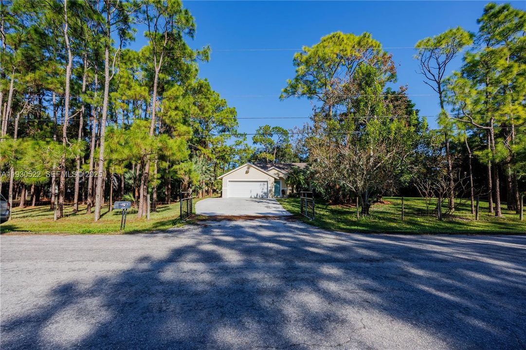 En Venta: $585,000 (3 camas, 2 baños, 1556 Pies cuadrados)