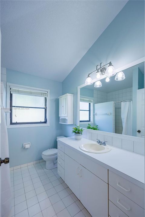 En Venta: $585,000 (3 camas, 2 baños, 1556 Pies cuadrados)