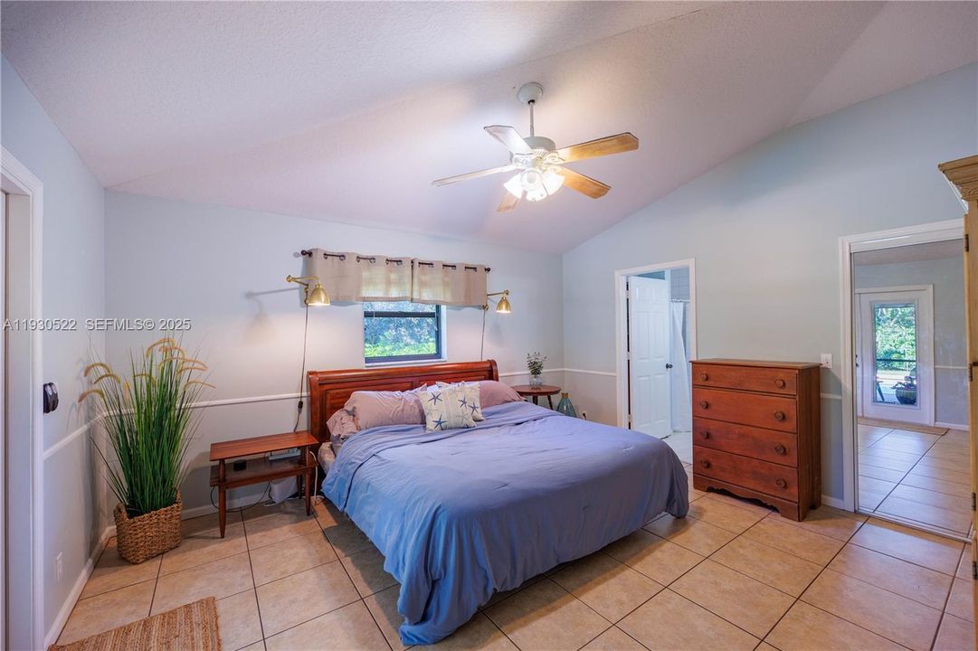 En Venta: $585,000 (3 camas, 2 baños, 1556 Pies cuadrados)