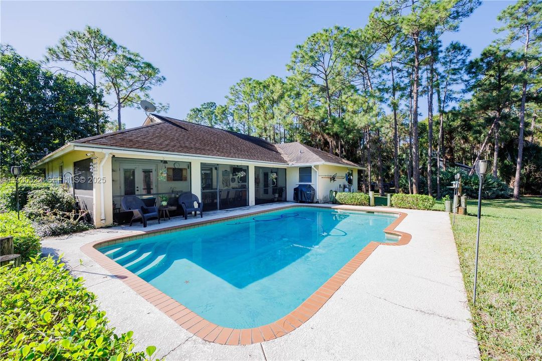 En Venta: $585,000 (3 camas, 2 baños, 1556 Pies cuadrados)