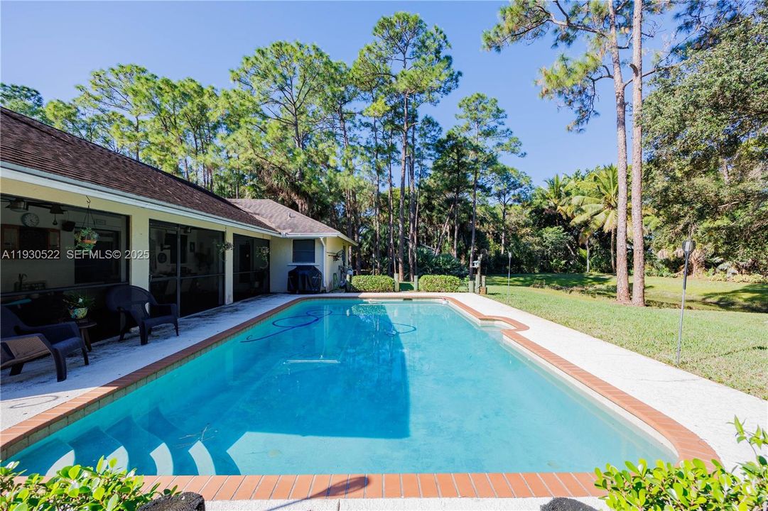 En Venta: $585,000 (3 camas, 2 baños, 1556 Pies cuadrados)