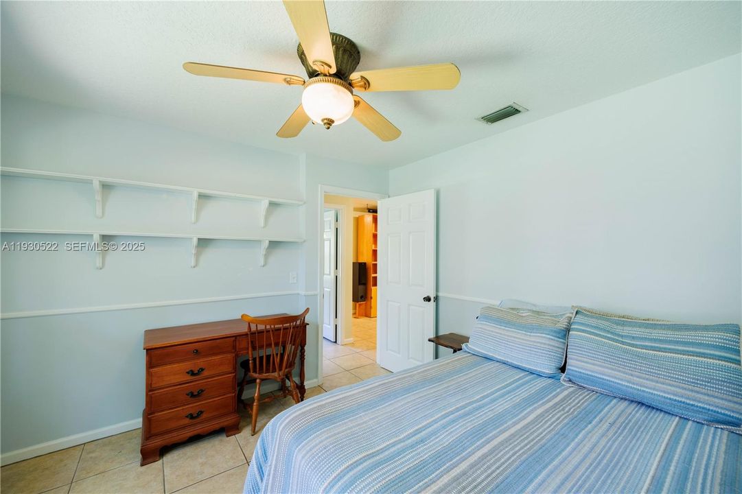 En Venta: $585,000 (3 camas, 2 baños, 1556 Pies cuadrados)