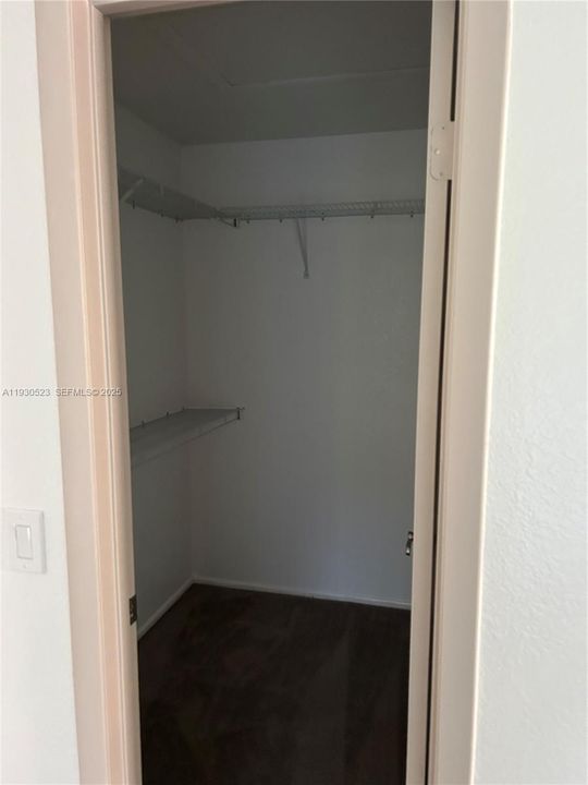 For Rent: $1,750 (1 beds, 1 baths, 672 Square Feet)