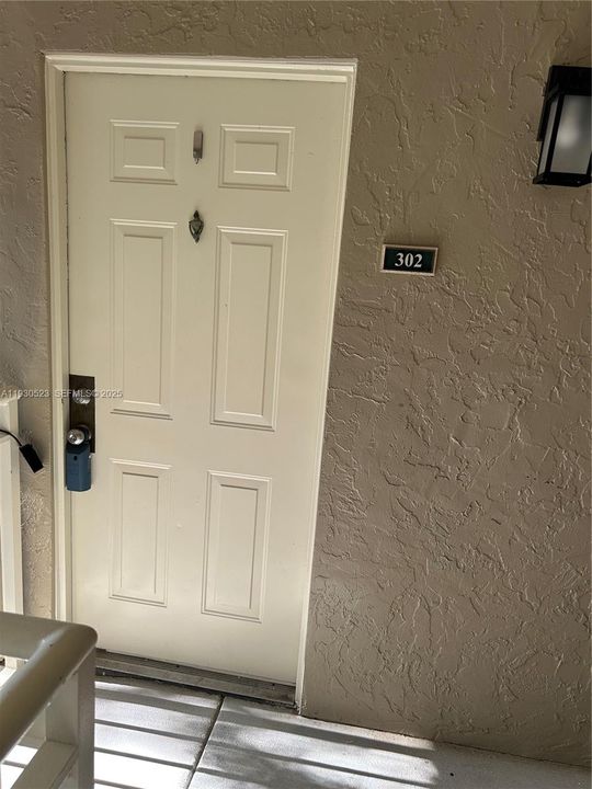 For Rent: $1,750 (1 beds, 1 baths, 672 Square Feet)