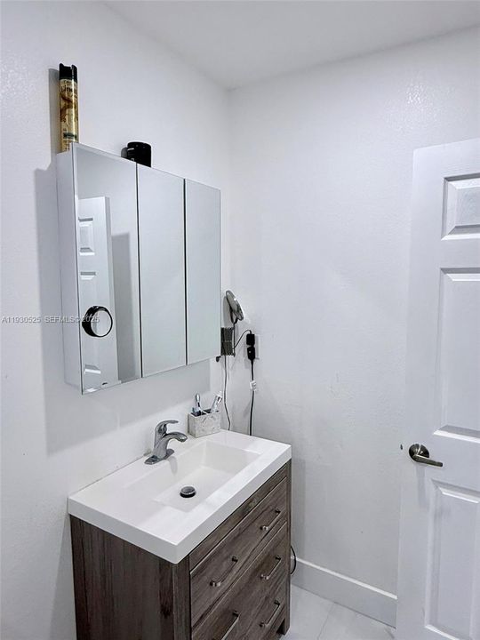 На продажу: $790,000 (5 спален, 3 ванн, 1606 Квадратных фут)