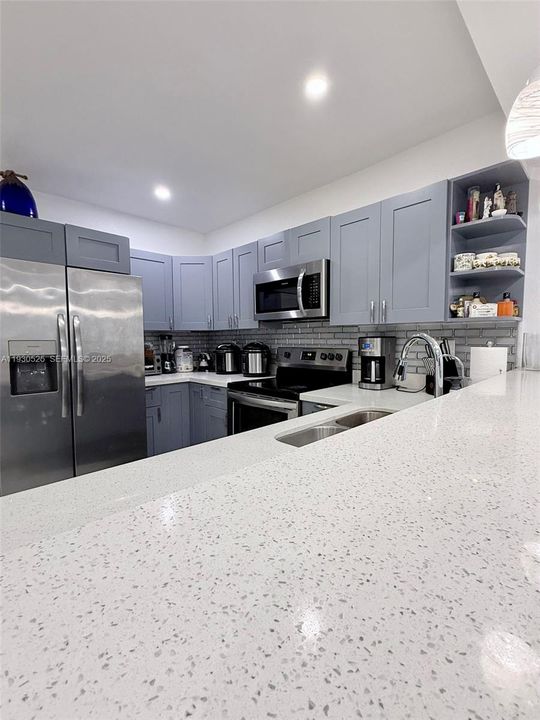 На продажу: $790,000 (5 спален, 3 ванн, 1606 Квадратных фут)