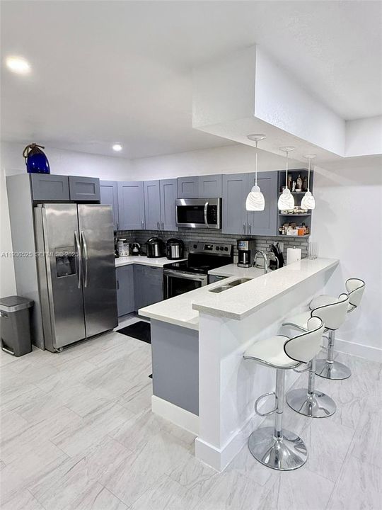 На продажу: $790,000 (5 спален, 3 ванн, 1606 Квадратных фут)