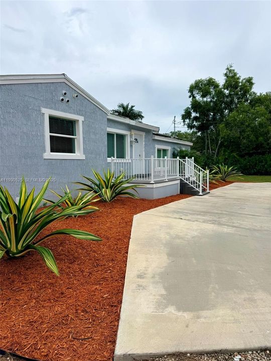 На продажу: $790,000 (5 спален, 3 ванн, 1606 Квадратных фут)