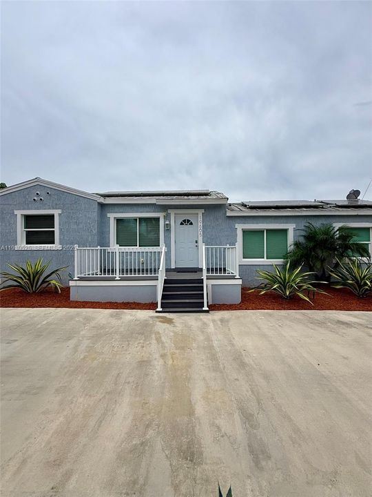 На продажу: $790,000 (5 спален, 3 ванн, 1606 Квадратных фут)