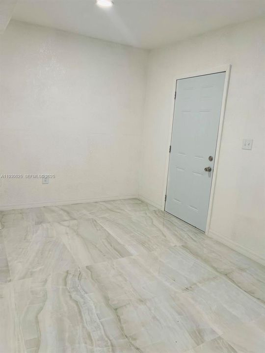 На продажу: $790,000 (5 спален, 3 ванн, 1606 Квадратных фут)