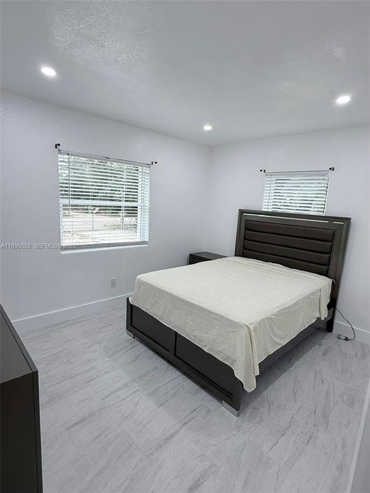 На продажу: $790,000 (5 спален, 3 ванн, 1606 Квадратных фут)