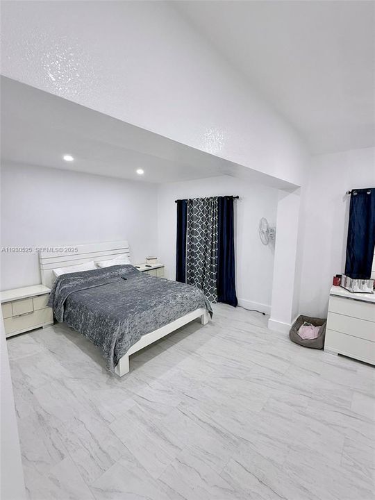 На продажу: $790,000 (5 спален, 3 ванн, 1606 Квадратных фут)