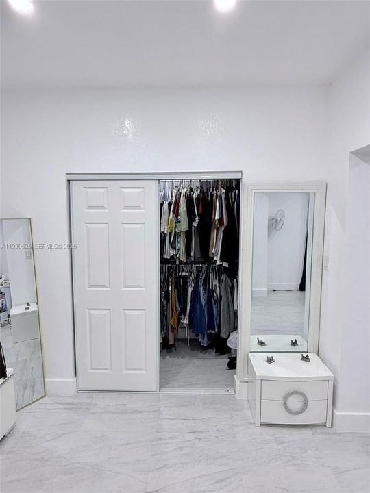 На продажу: $790,000 (5 спален, 3 ванн, 1606 Квадратных фут)