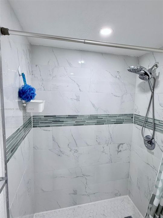 На продажу: $790,000 (5 спален, 3 ванн, 1606 Квадратных фут)