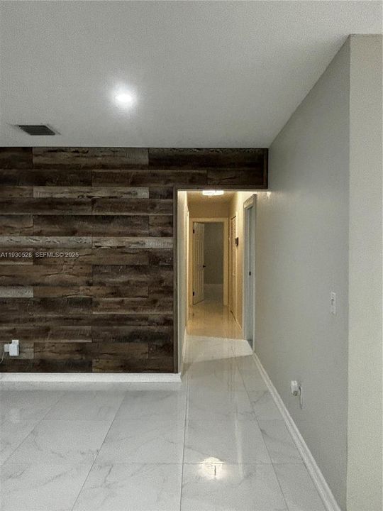 出租: $3,950 (3 贝兹, 2 浴室, 1408 平方英尺)