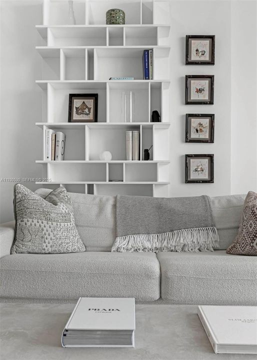 For Rent: $4,850 (1 beds, 1 baths, 780 Square Feet)