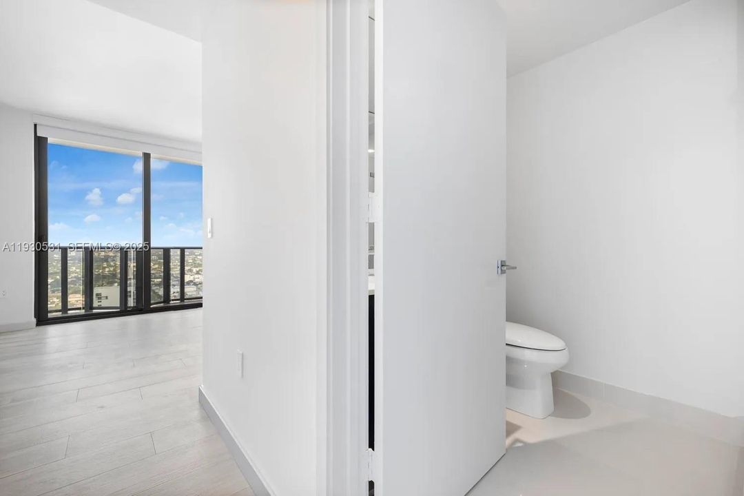 For Rent: $5,250 (2 beds, 2 baths, 1053 Square Feet)