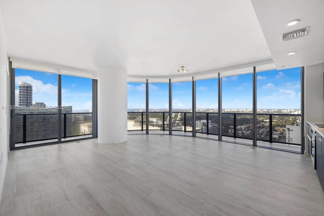 For Rent: $5,250 (2 beds, 2 baths, 1053 Square Feet)