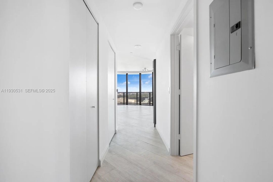 For Rent: $5,250 (2 beds, 2 baths, 1053 Square Feet)