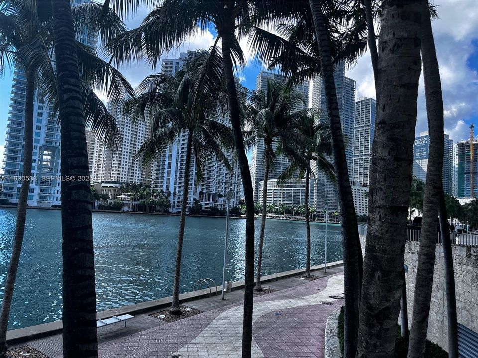 出租: $3,600 (2 贝兹, 2 浴室, 1145 平方英尺)