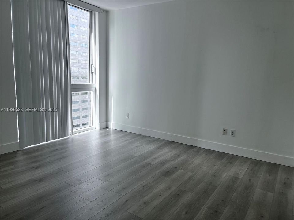 出租: $3,600 (2 贝兹, 2 浴室, 1145 平方英尺)