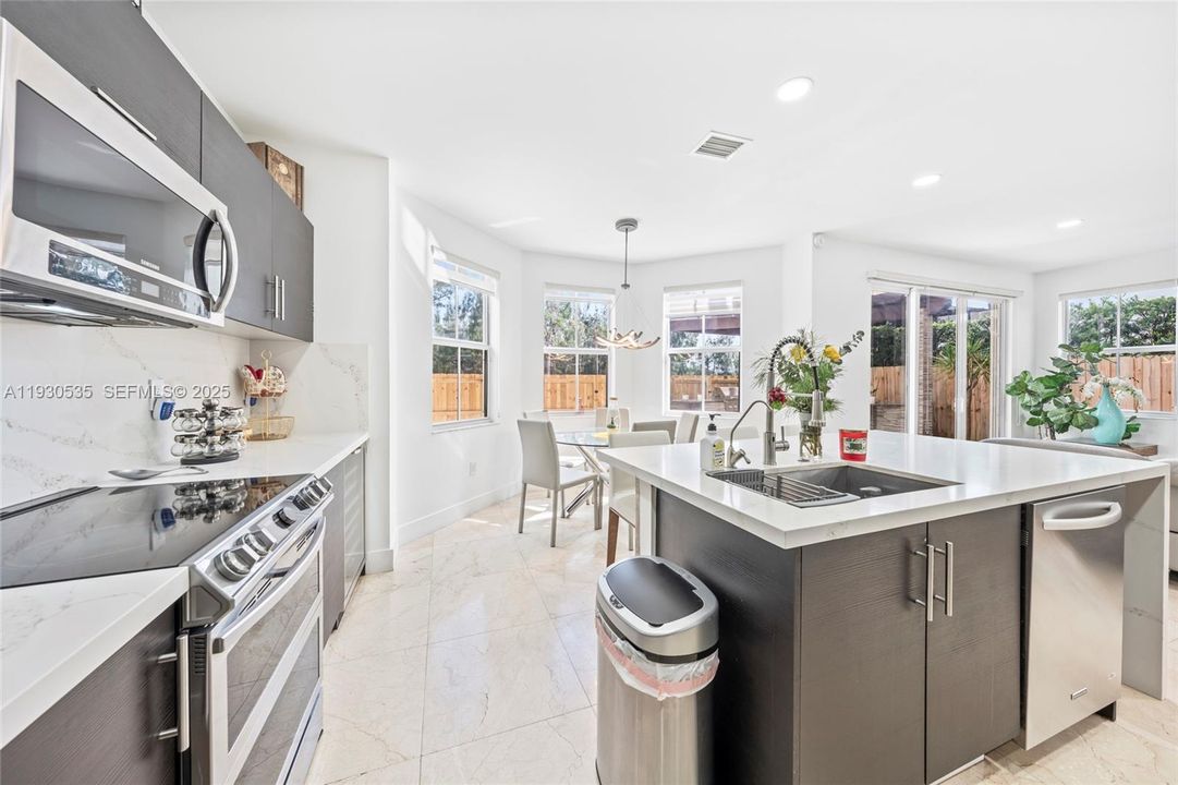 For Rent: $7,000 (4 beds, 4 baths, 2878 Square Feet)