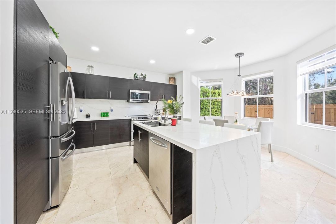 For Rent: $7,000 (4 beds, 4 baths, 2878 Square Feet)